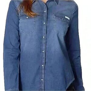 𝅺Calvin Klein Women's Blue Brady White Small Snap Front Denim Shirt